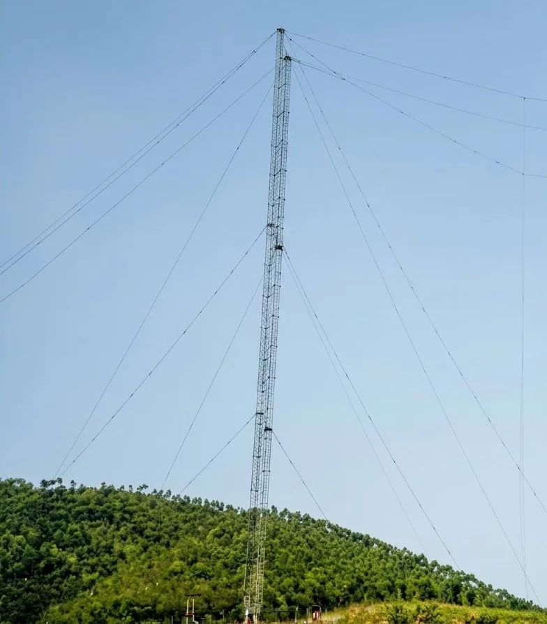 湖南益阳691工程四方山巅大功率短波定向发射铁塔遗存