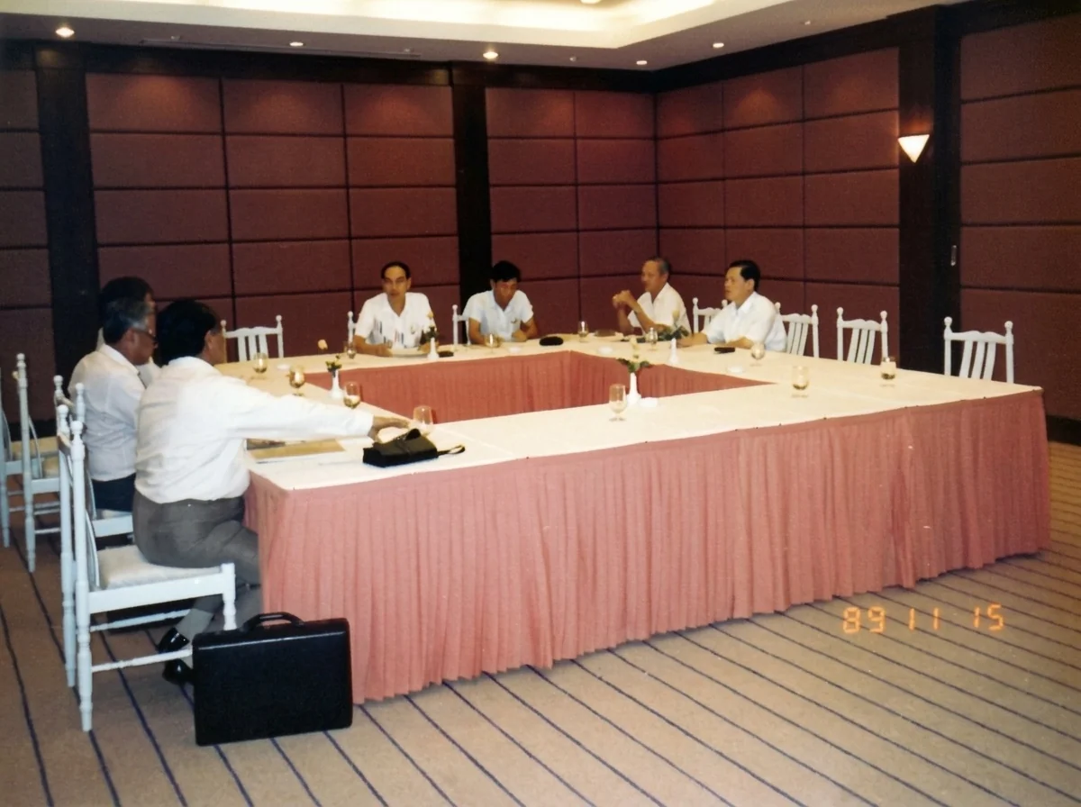 1989年11月15日至25日：共同起草和平方案与马共扩大的中央委员会会议