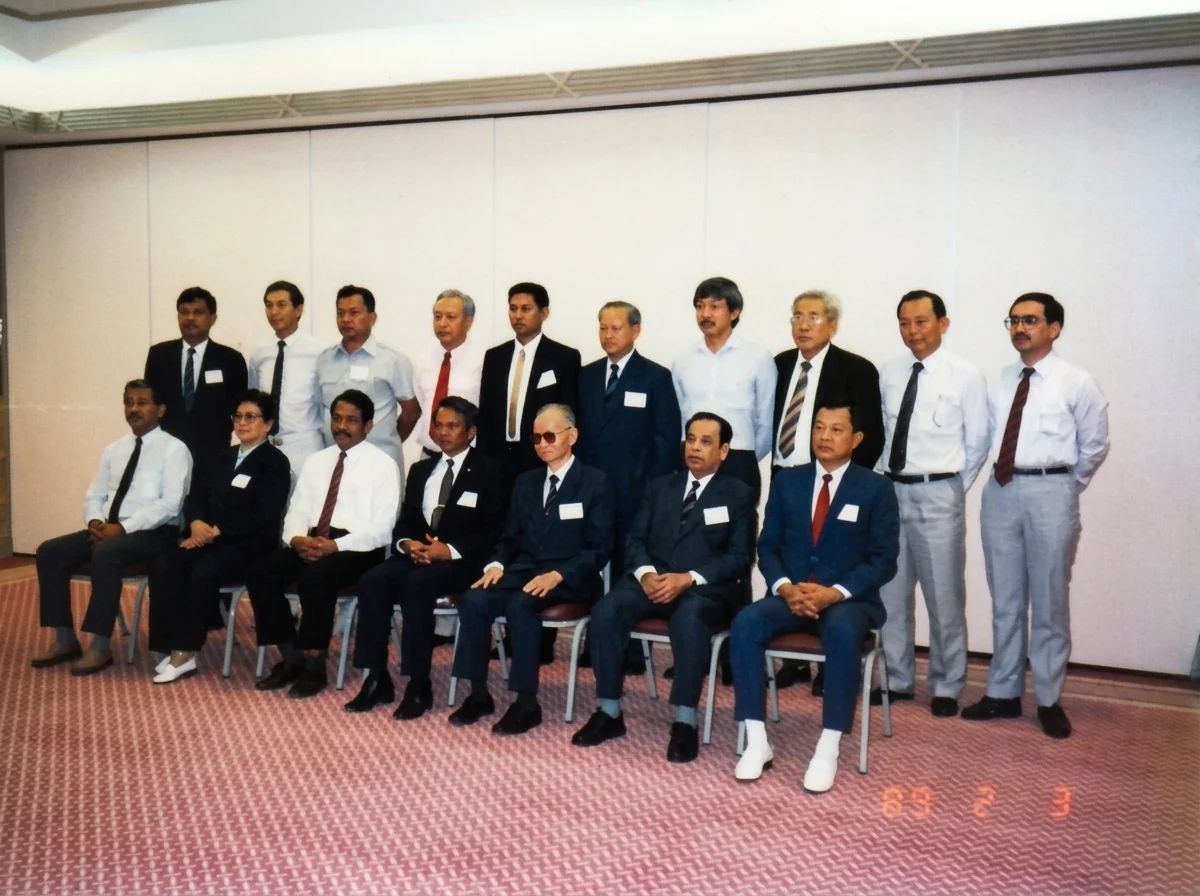 1989年2月2日至4日：普吉岛第一轮三方会谈代表团合影