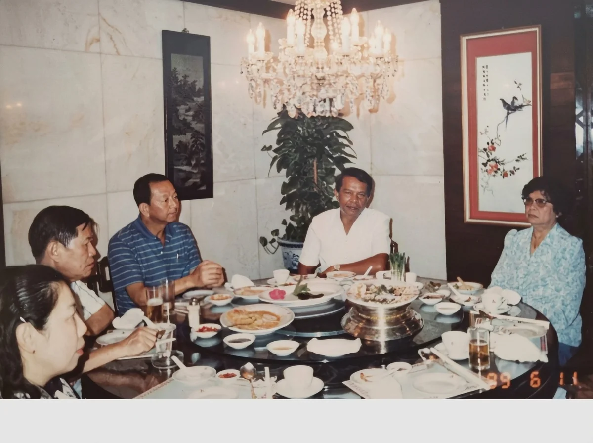1989年6月11日：马方顾问姚光耀与马共代表团交换意见